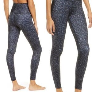 Beyond Yoga Blue Leopard Print Leggings